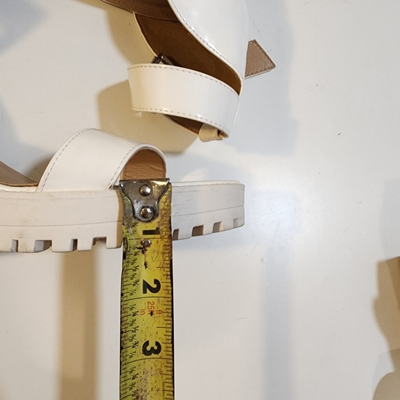 Nasty Gal White Platform Wrap Ankle Sandals size 9 - Picture 12 of 14